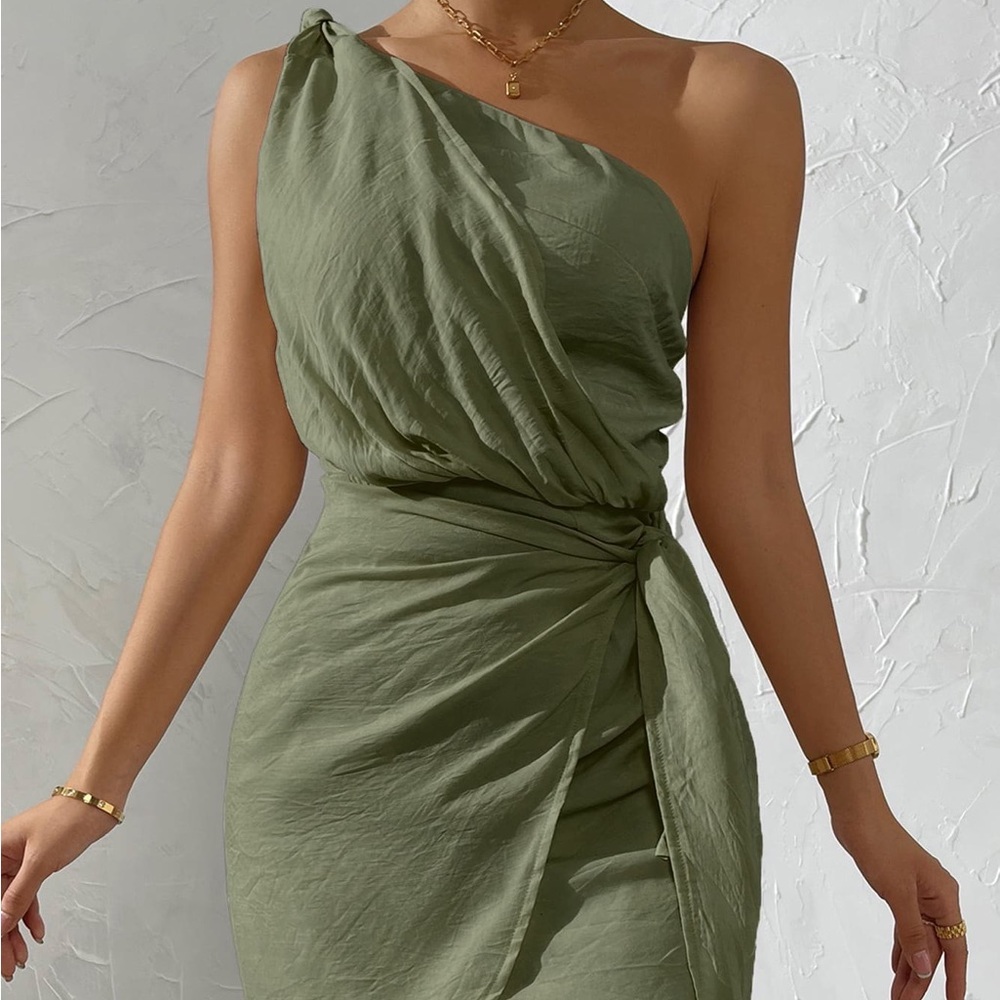 Vibrant Goddess: Green Knot Mini